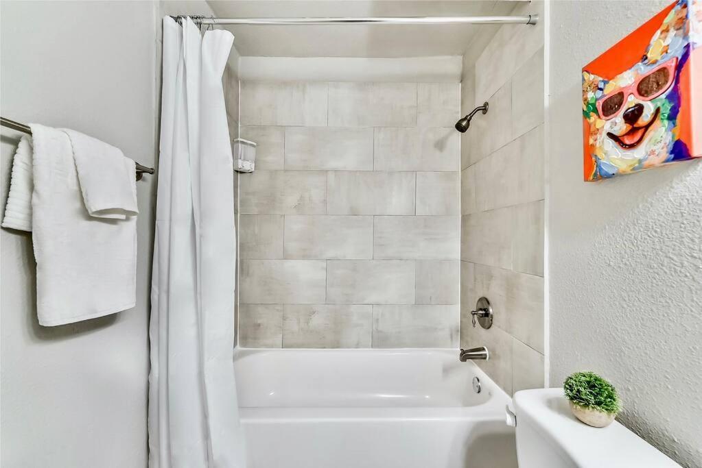 Dallas Boutique Flat + Arboretum Tickets Included エクステリア 写真