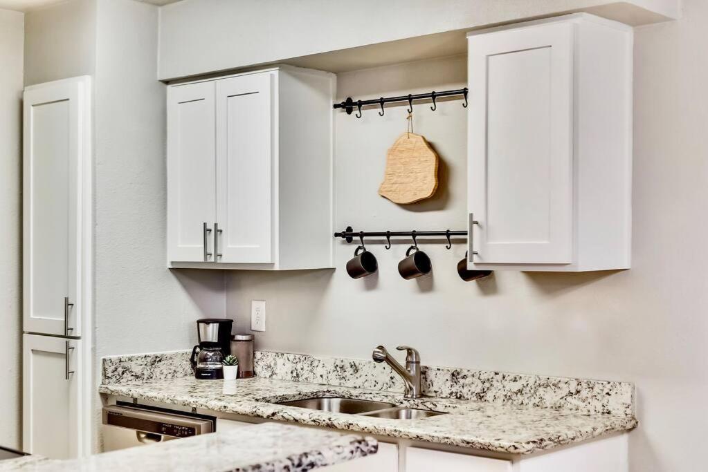 Dallas Boutique Flat + Arboretum Tickets Included エクステリア 写真